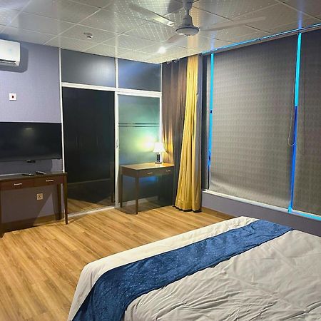 Luxury Apartment In Dha Phase 8, Near Allama Iqbal International Airport Lahore Exterior photo