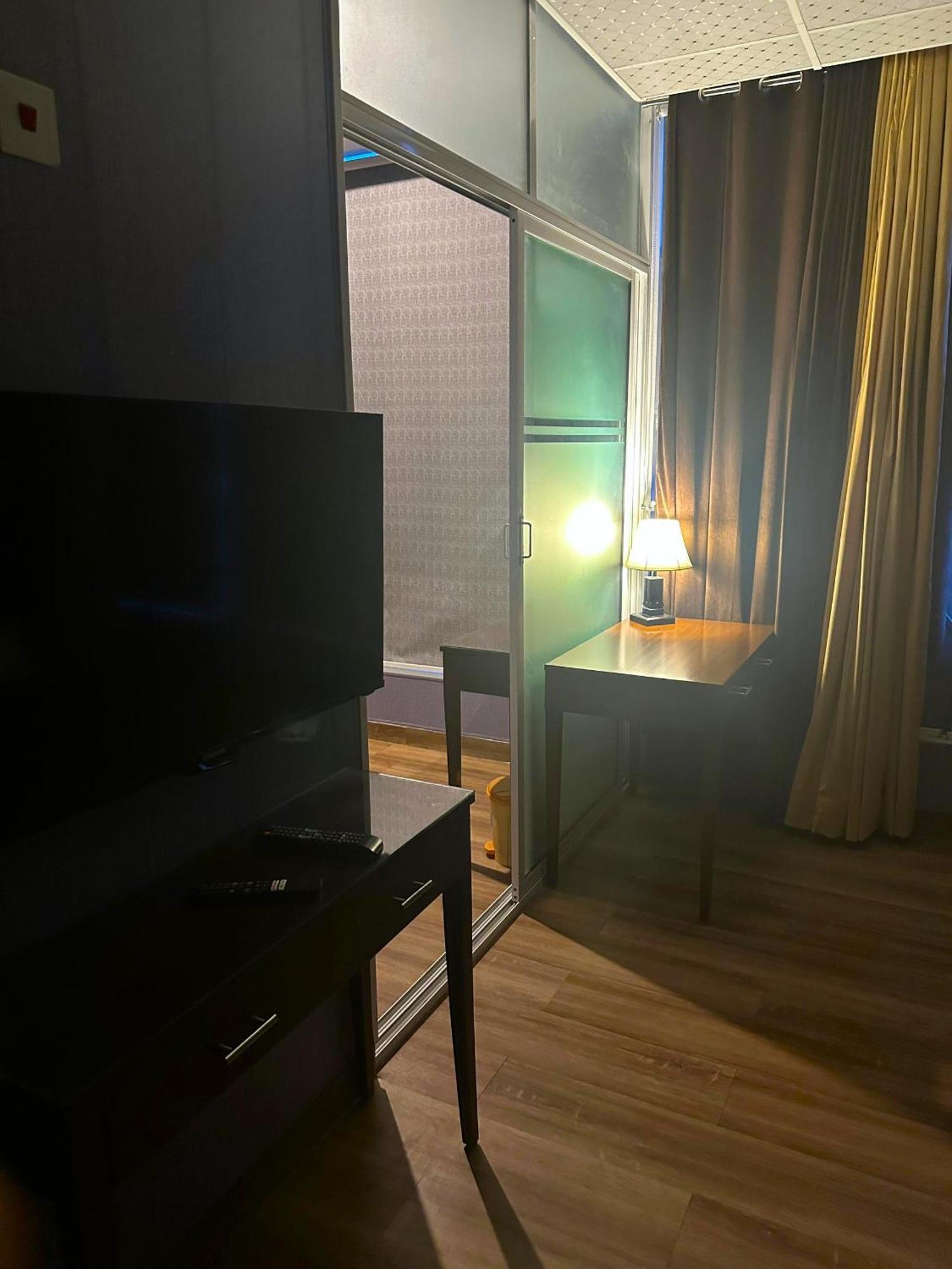 Luxury Apartment In Dha Phase 8, Near Allama Iqbal International Airport Lahore Exterior photo