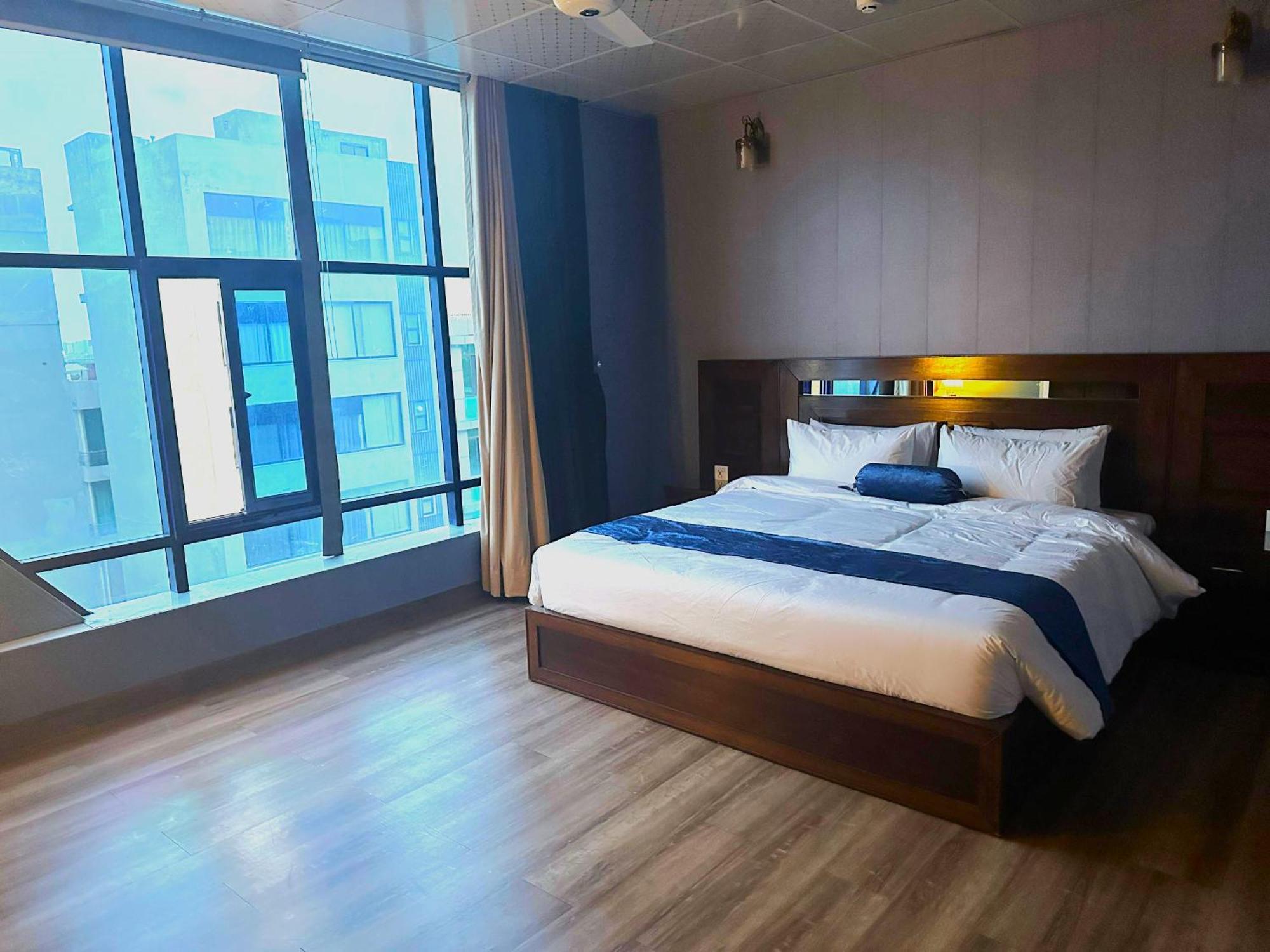 Luxury Apartment In Dha Phase 8, Near Allama Iqbal International Airport Lahore Exterior photo
